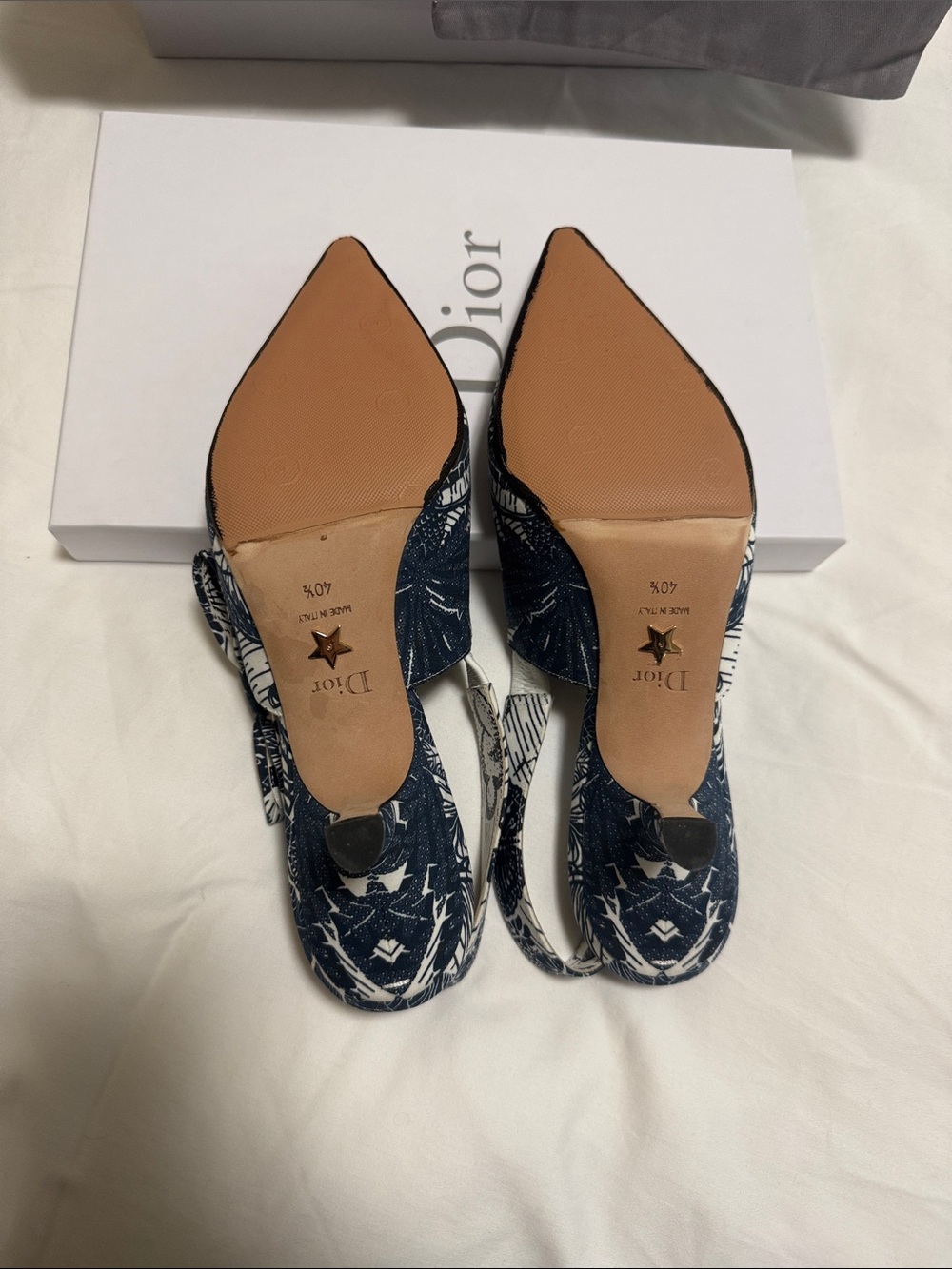Dior Toile de Jouy Slingback Pointed-Toe Kitten Heel (Navy & White). Size 40.5 - Picture 6 of 7